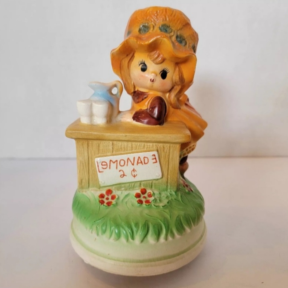 Vintage* Fred Roberts*Porcelain Girl Lemonade Stand Music Box*Japan Works